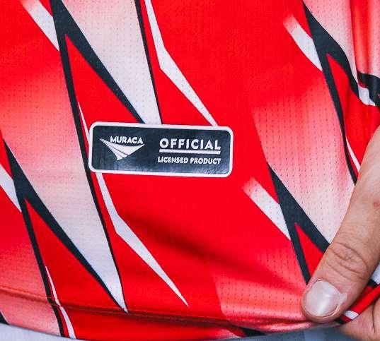 Selo Official Licensed Product no tecido furadinho