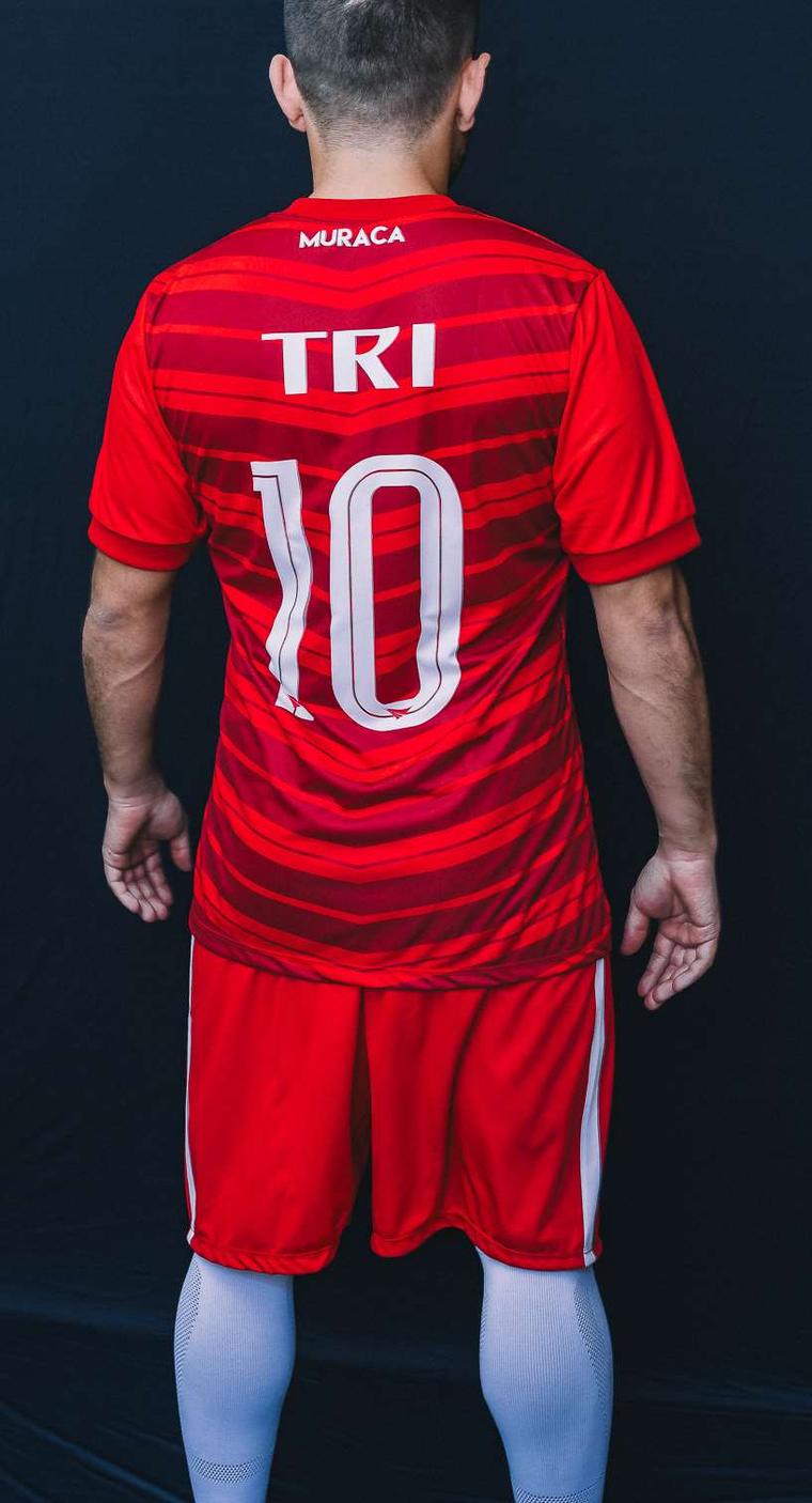 Kit Tri, costas